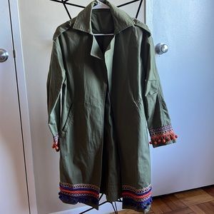 Long light army jacket with fancy details